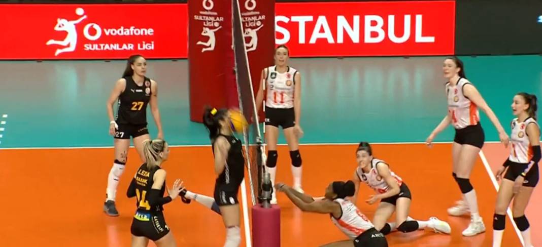 Galatasaray'da hesapları bozan sakatlık: Göz yaşlarını tutamadı 3
